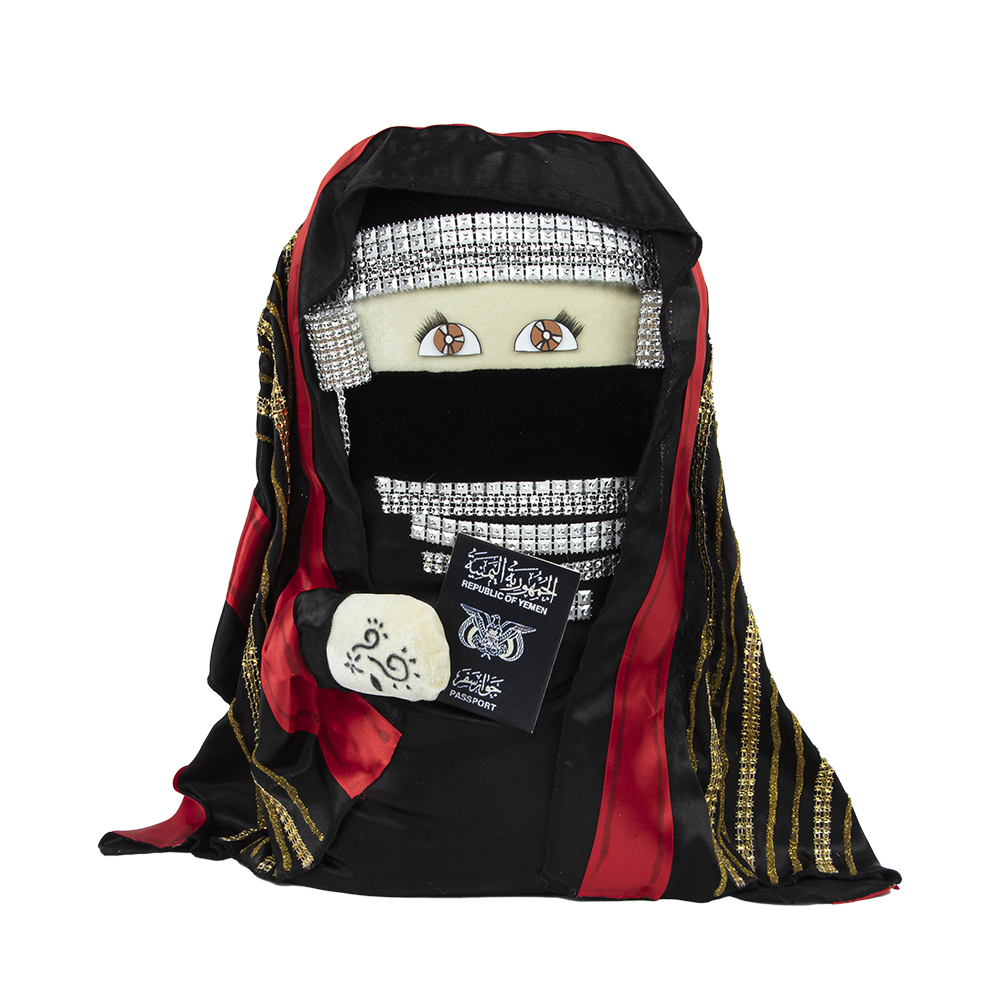 وسادة ديكور بتصميم تراثي محشوة على شكل بنت بلبس الصنعاني