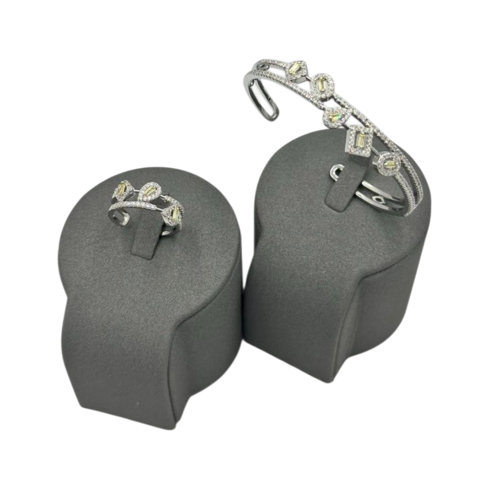 اسورة زركون مع الخاتم لون فضي بأفصاص ذهبية