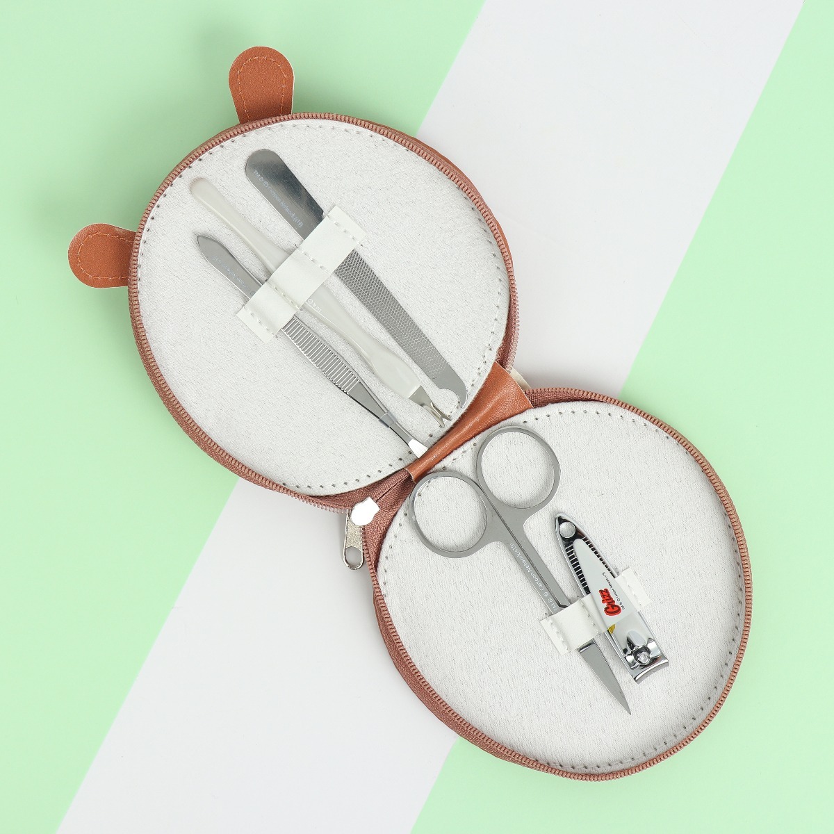 وي بير بيرز طقم عناية اظافر