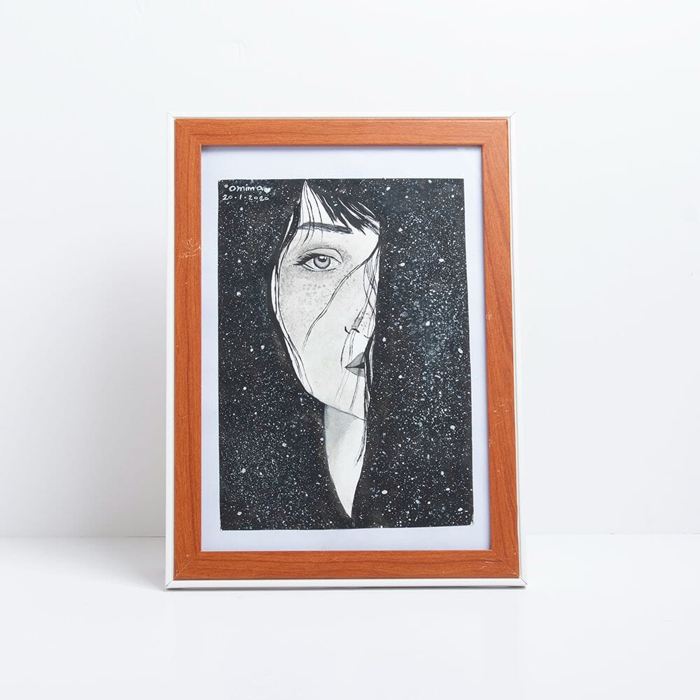 لوحة فنية بورتريه رسم لفتاة بألوان الجواش على ورق -مقاس A5