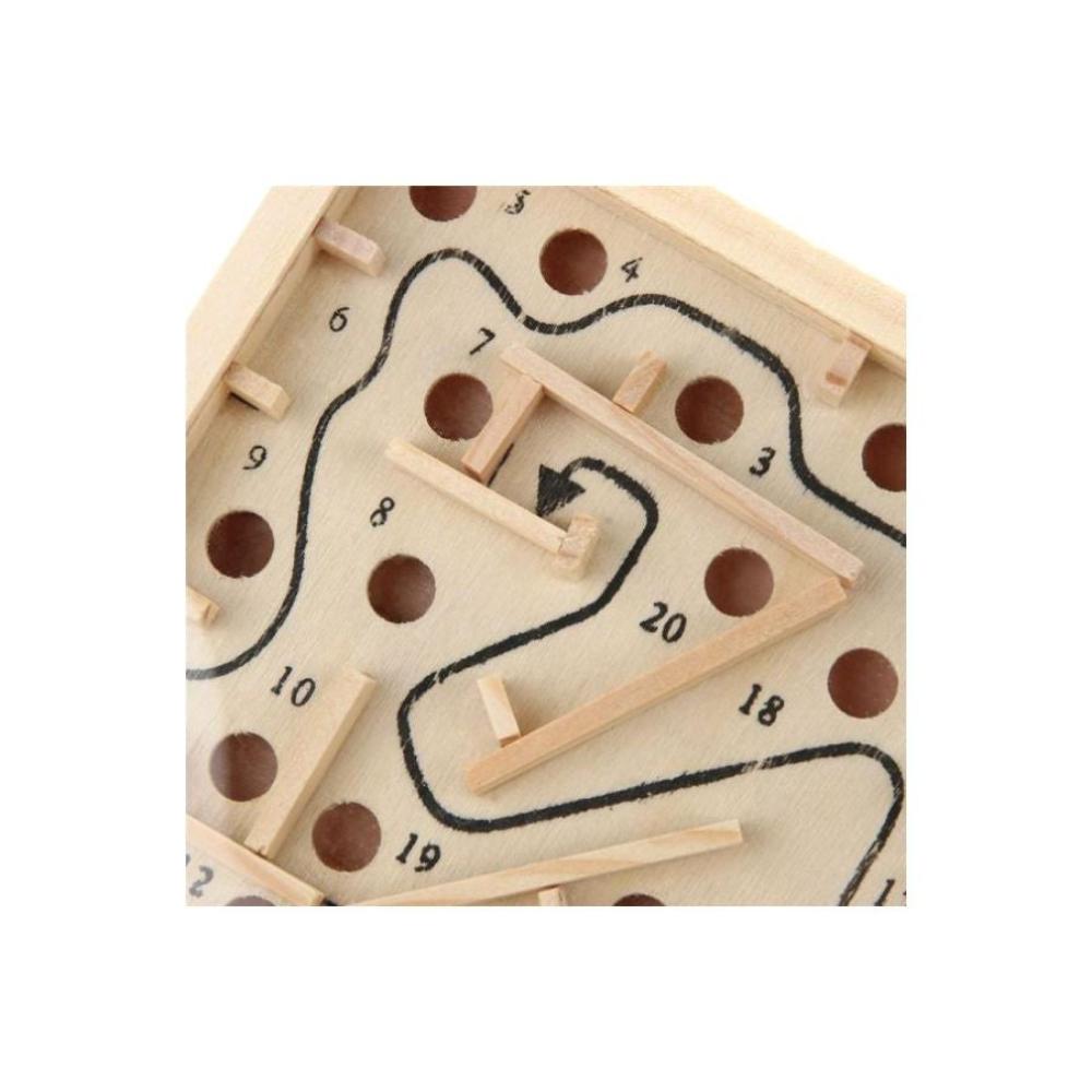 لعبة متاهة لوحية