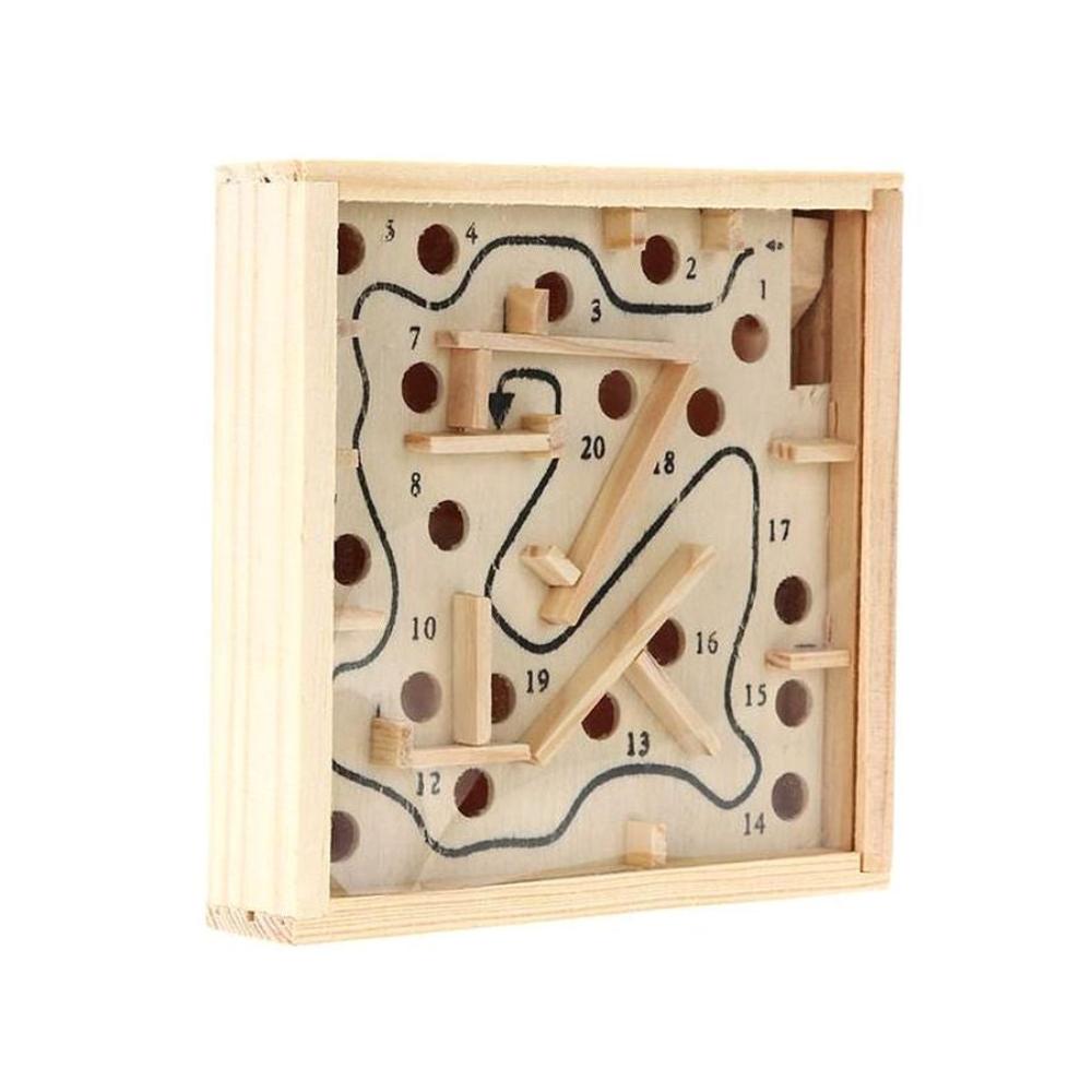 لعبة متاهة لوحية