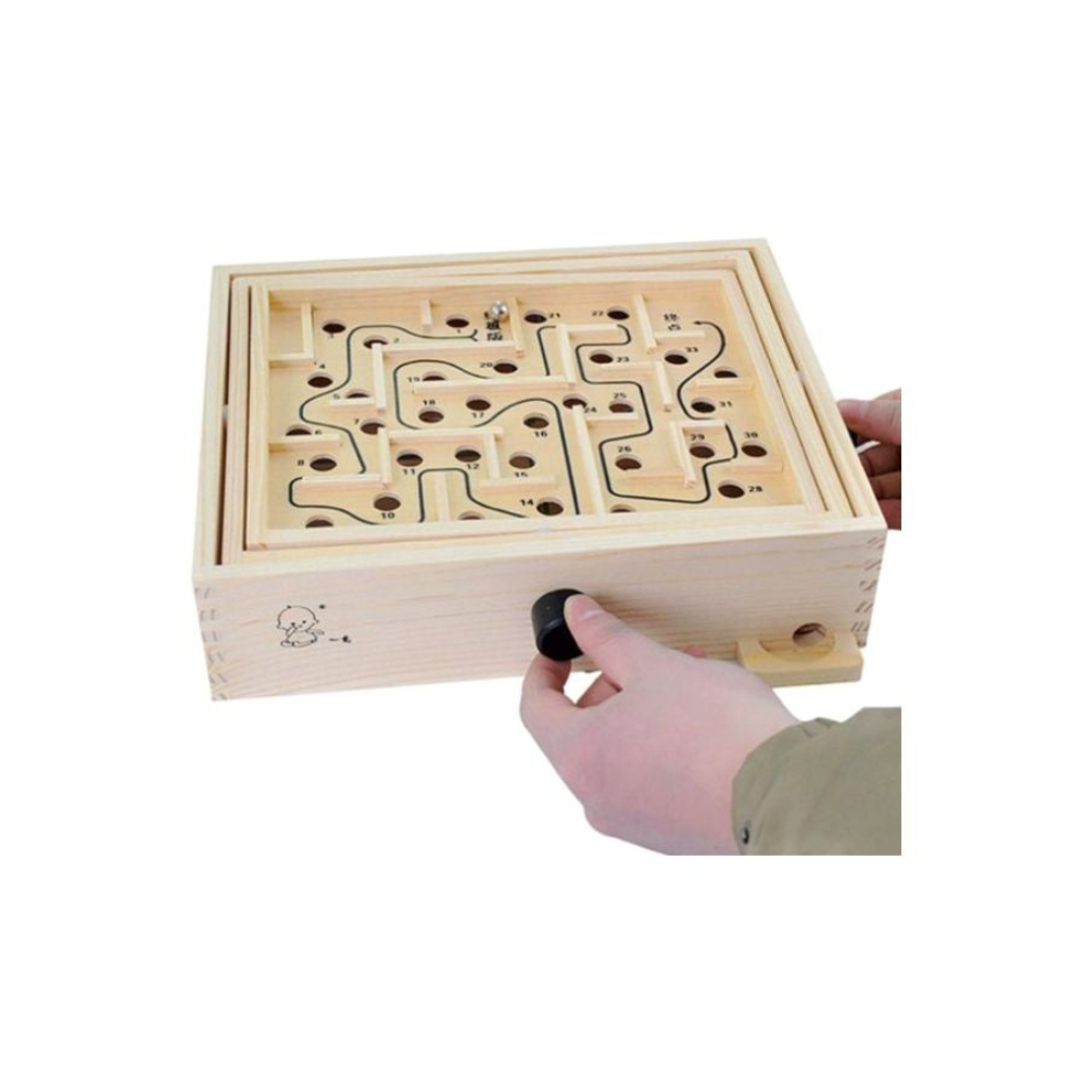 لعبة المتاهة اللوحية لتسلية الأطفال