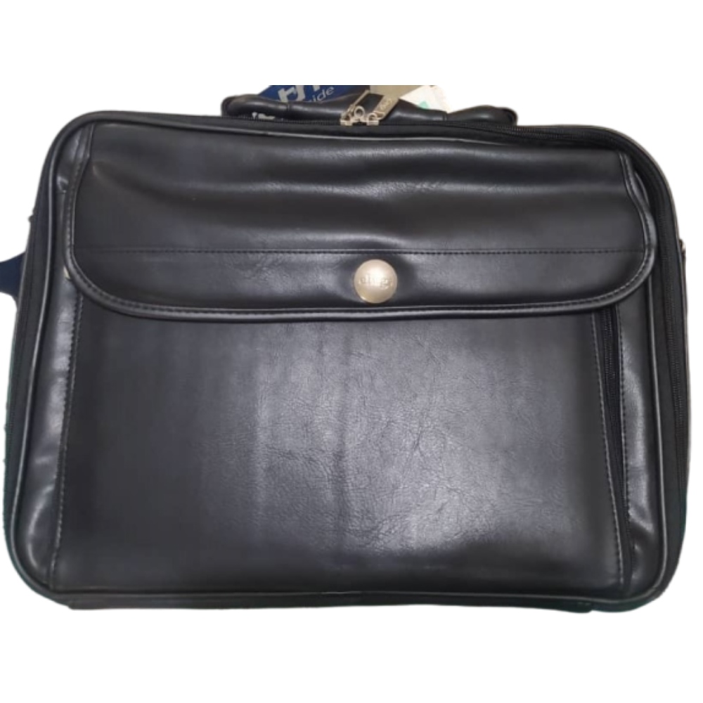 حقيبة لابتوب كبيرة بحجم 15.6 بوصة مع مساحة واسعة لحمل اللابتوب والملحقات بسهولة