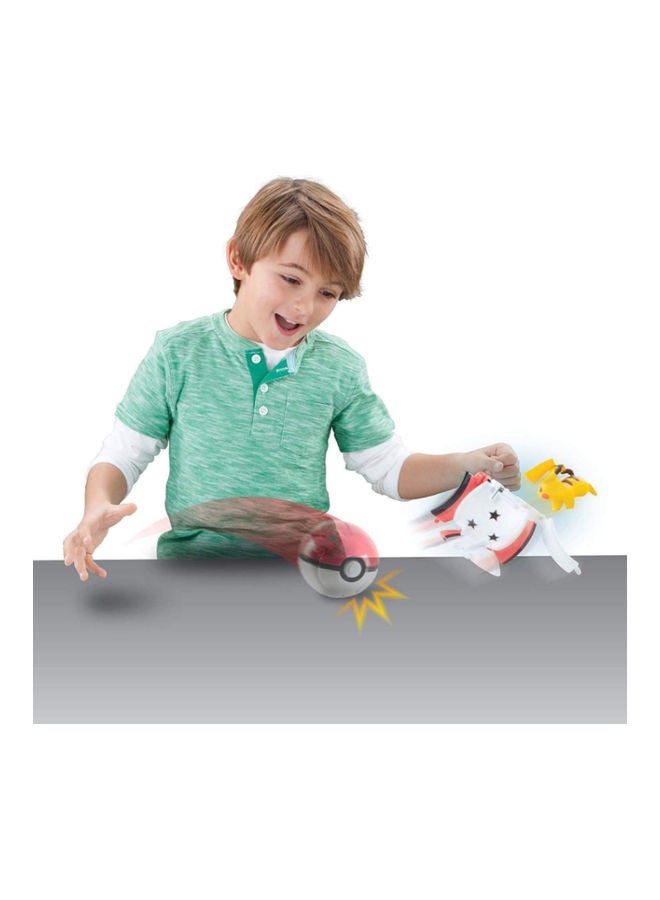  تمثال بيكاتشو مع الكرة العظيمة