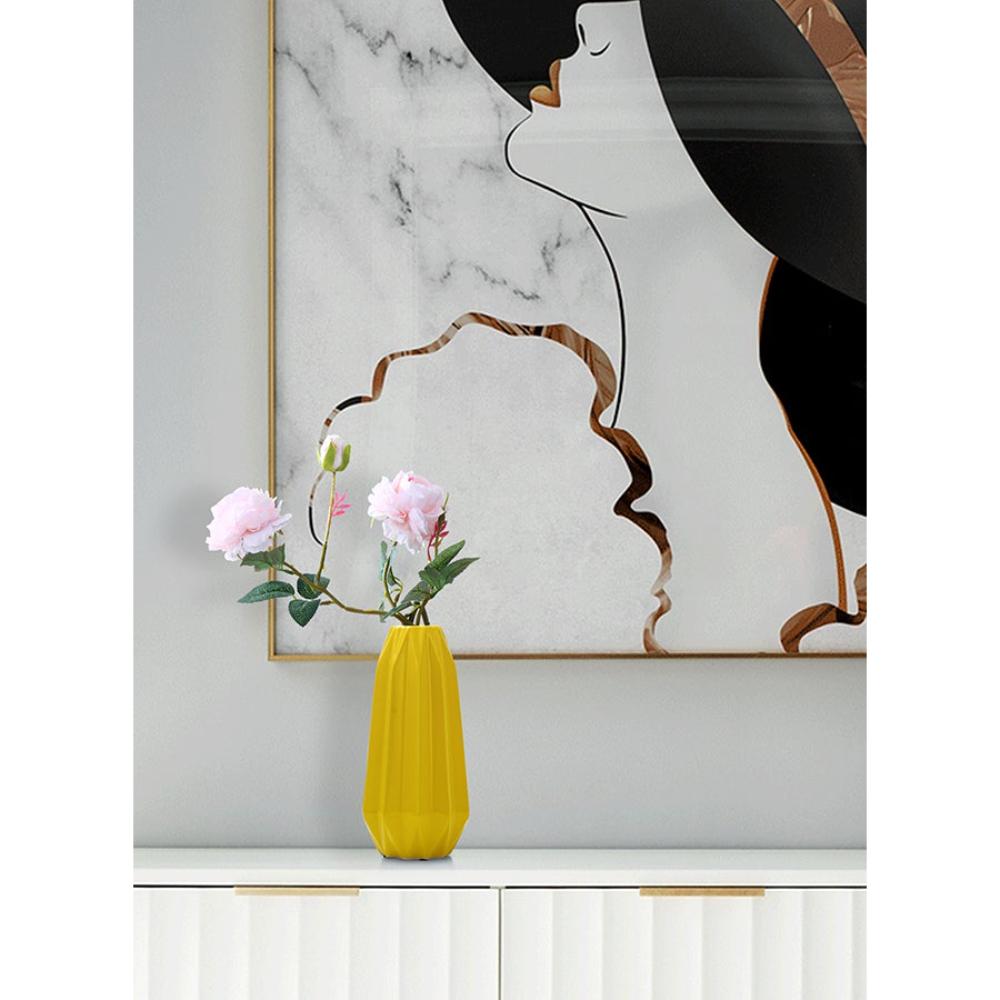 أصيص زهور سيراميك تصميم أسطواني أبعاد 12.5x12x26 سم - أصفر